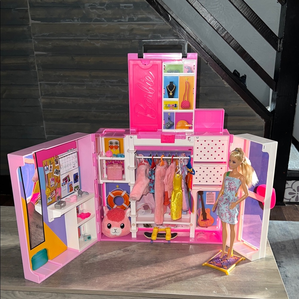 Barbie Doll and Dream Closet Set with Clothes and Accessories